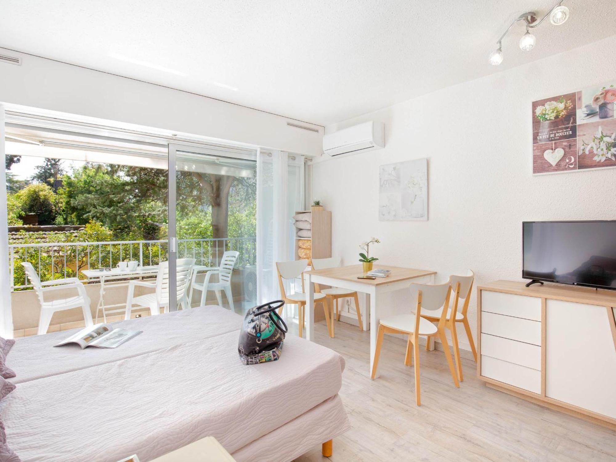 Studio Climatise Pour 3, Face Est, A 50M Plage Et Proche Commerces - Fr-1-466A-23 Saint-Raphaël Exterior foto